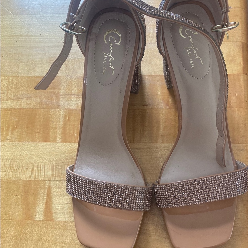 Women's Tan Strappy Sandals